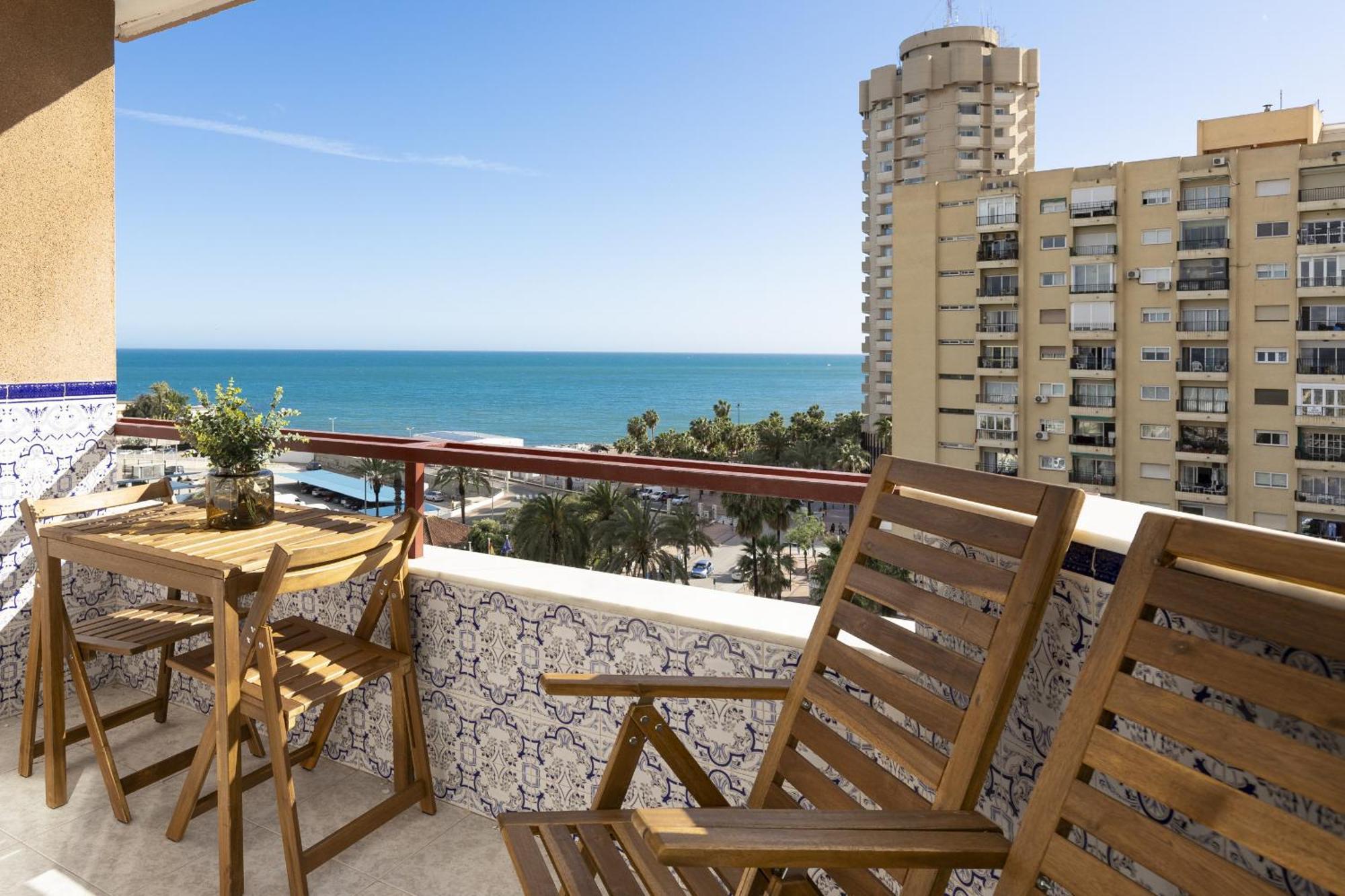 Beachfront Apartment With Terrace And Seaviews فوينخيرولا المظهر الخارجي الصورة