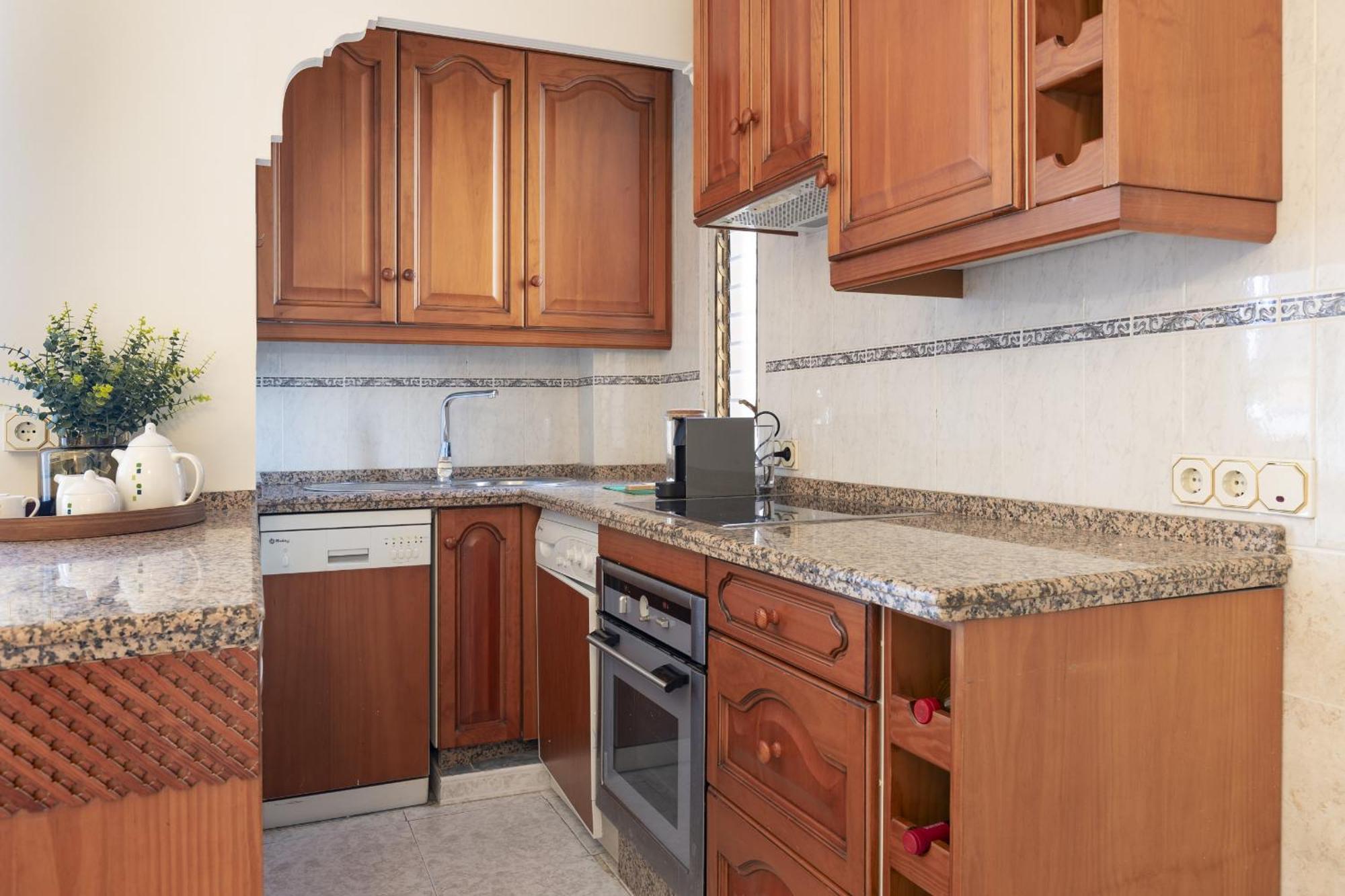 Beachfront Apartment With Terrace And Seaviews فوينخيرولا المظهر الخارجي الصورة