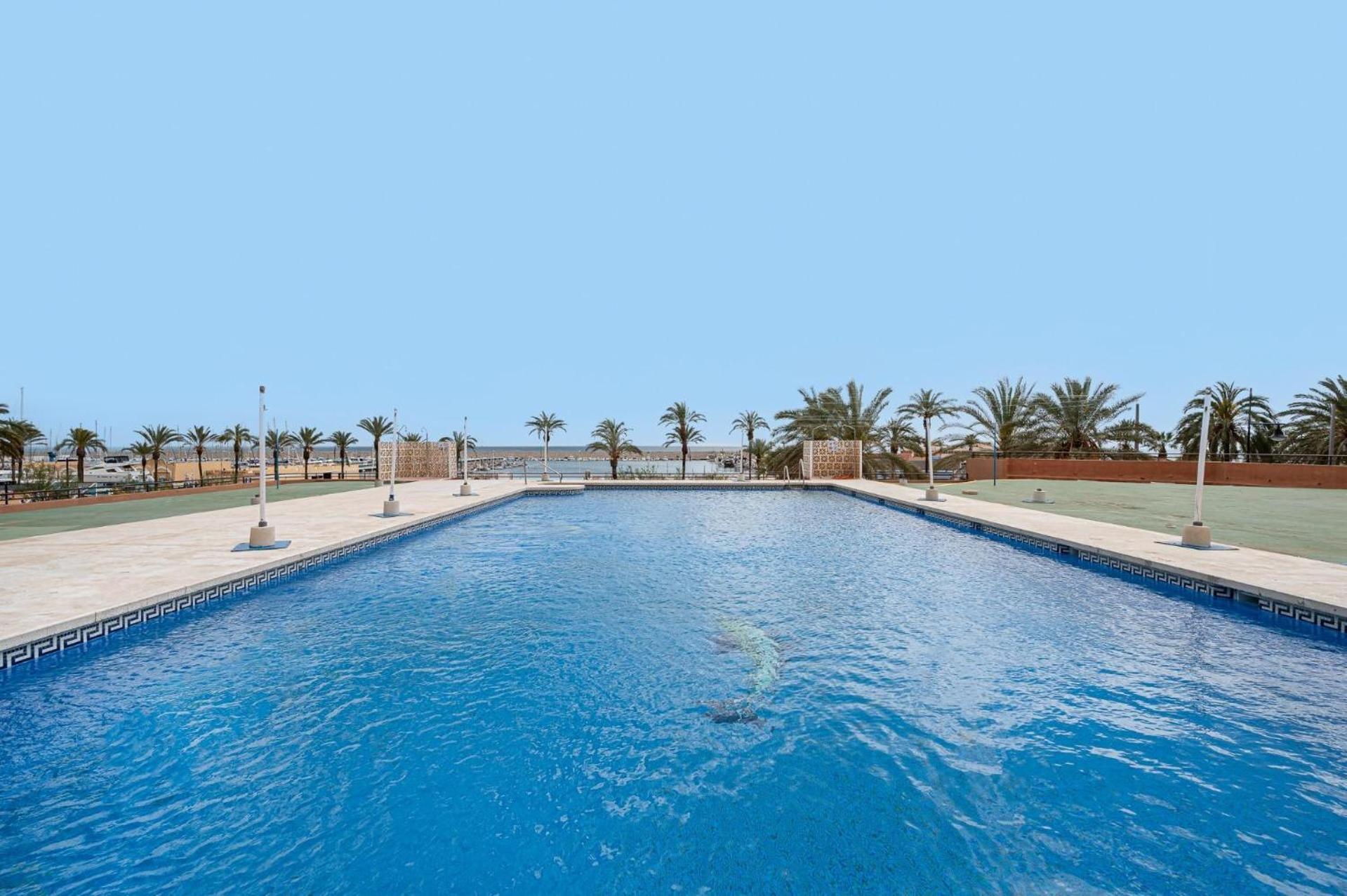 Beachfront Apartment With Terrace And Seaviews فوينخيرولا المظهر الخارجي الصورة